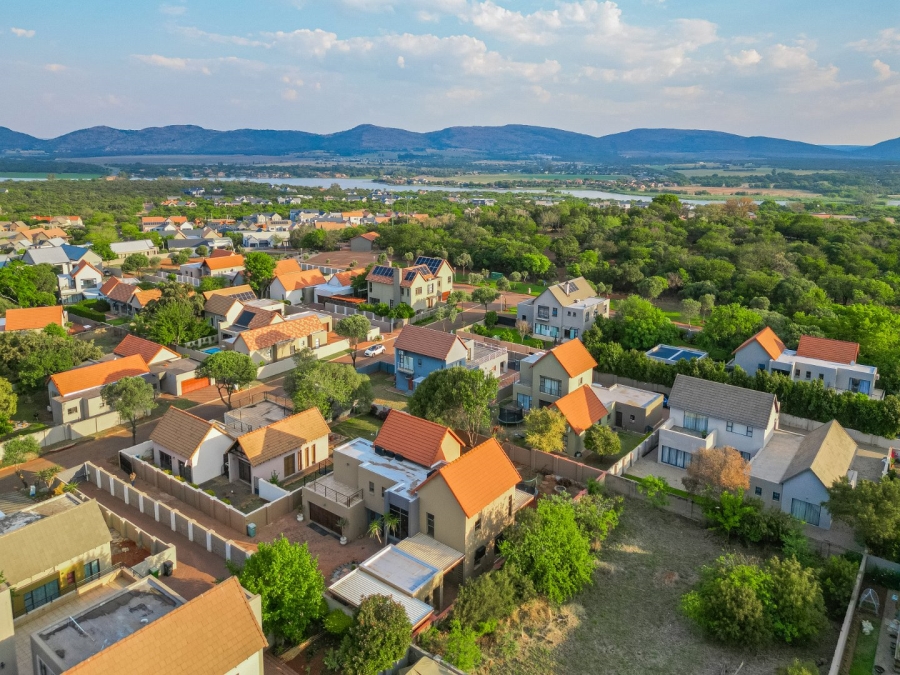 5 Bedroom Property for Sale in Leloko Lifestyle Estate North West